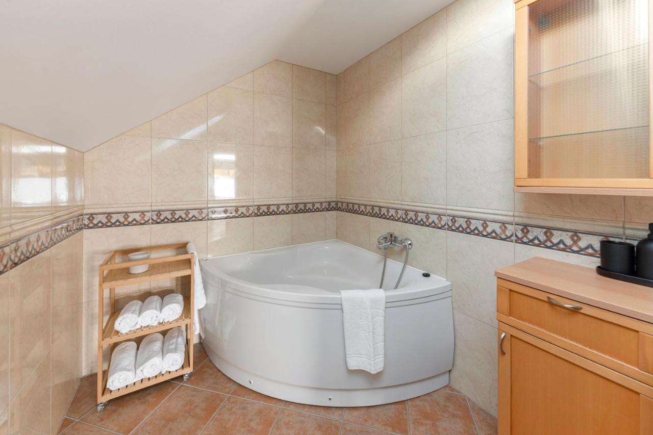 Guest House Struc Slovenj Gradec Bagian luar foto