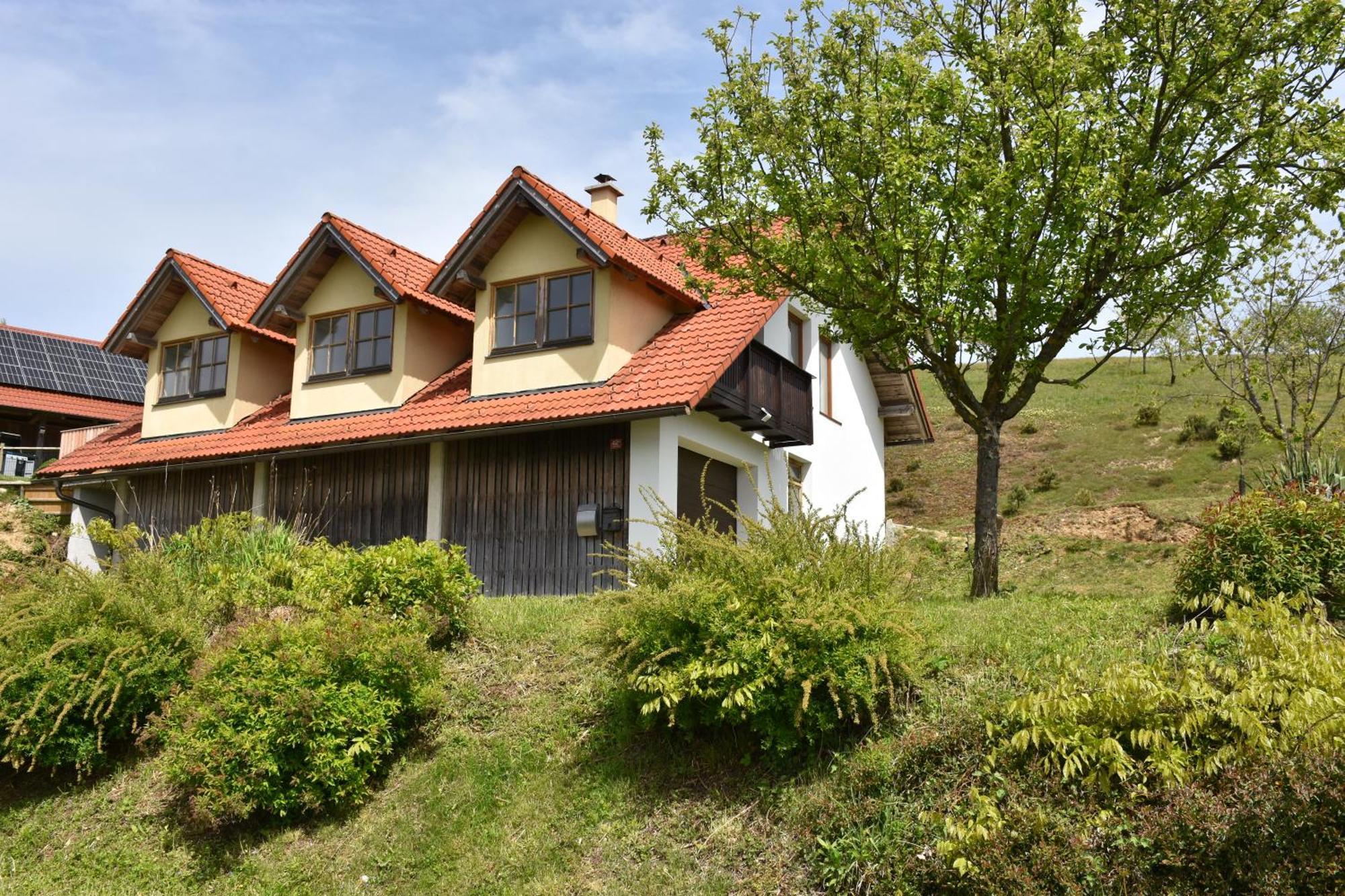 Guest House Struc Slovenj Gradec Bagian luar foto
